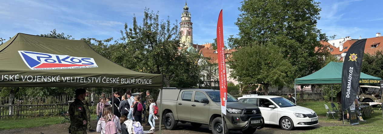 Padesátdvojka přilákala tisíce návštěvníků.  KVV České Budějovice představilo POKOS i možnosti služby v armádě