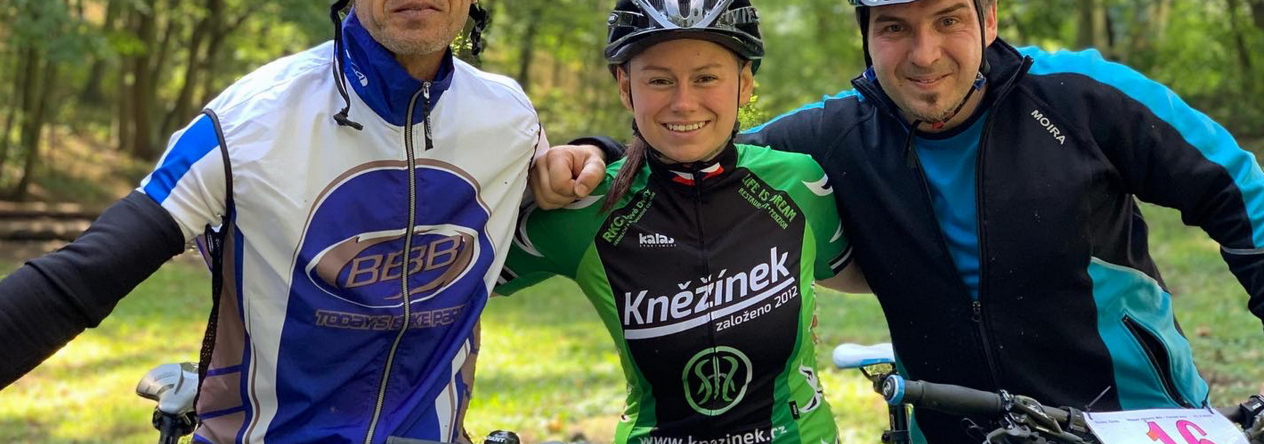Záložníci budějovické pěší roty. Zleva Jiří Váchal, Zuzana Sládková a František Kněžínek