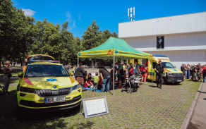 Den s armádou a IZS