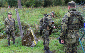 Součástí přípravy je i nácvik nabíjení a vybíjení zbraně