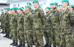 Příslušníci pěší roty jsou připraveni k vykonání vojenského cvičení