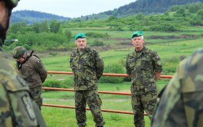 Plukovník Tršo pozdravil jednotku AZ v doprovodu ředitele KVVČB plukovníka Urbana