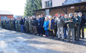 Nástup soutěžících na zahájení soutěže
