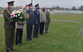 Příslušníci KVV České Budějovice, zástupce letiště a obce legionářské si připomněli Den válečných veteránů